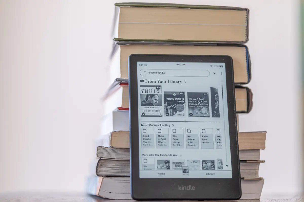 Research resolves discussion on the better reading method — books or screens