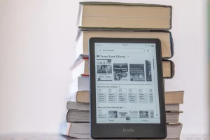 Research resolves discussion on the better reading method — books or screens