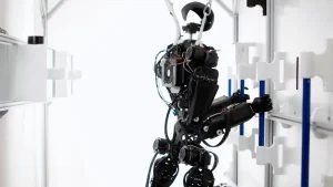 Robot with four arms designed for zero gravity may transform space travel