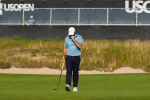 Rory McIlroy loses his chance at the US Open after a poor performance on the final nine holes.