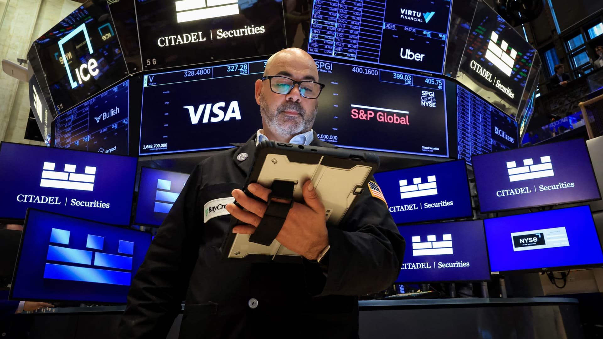 S&P 500 futures increase as Micron soars following earnings; Wall Street looks forward to important inflation report: Live updates