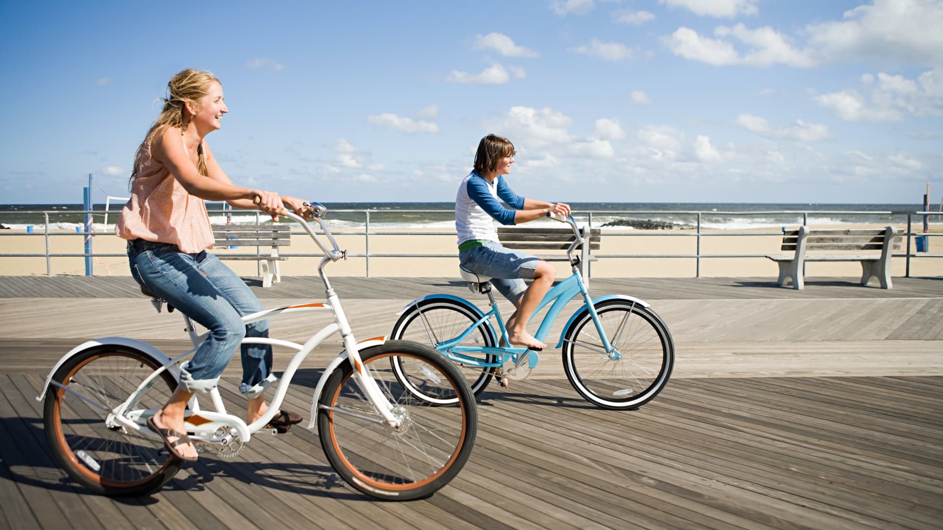 Social Security difference by gender results in women getting around $4,800 less each year in benefits. Important information to consider before claiming.