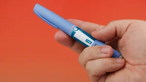 Some individuals shed more than 20% of their body weight on Ozempic, while others see minimal change. A doctor clarifies the reasons behind this.
