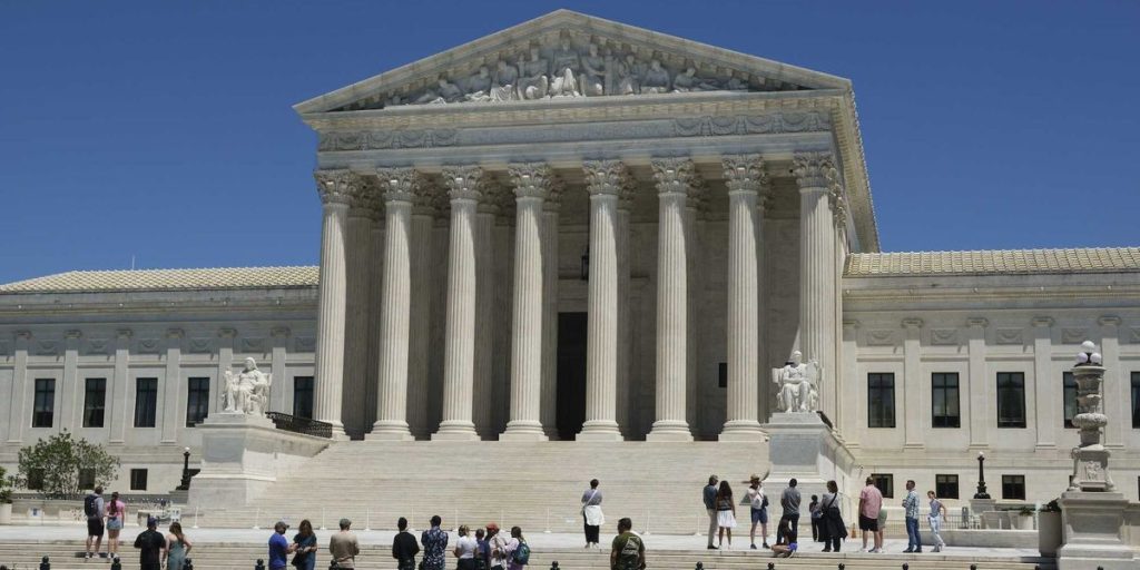 Supreme Court provides a significant advantage to Republicans in Alabama for midterm redistricting