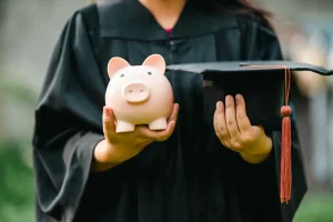 Surprisingly, very few students believe that college is worth the cost, with humanities majors facing the toughest situation.