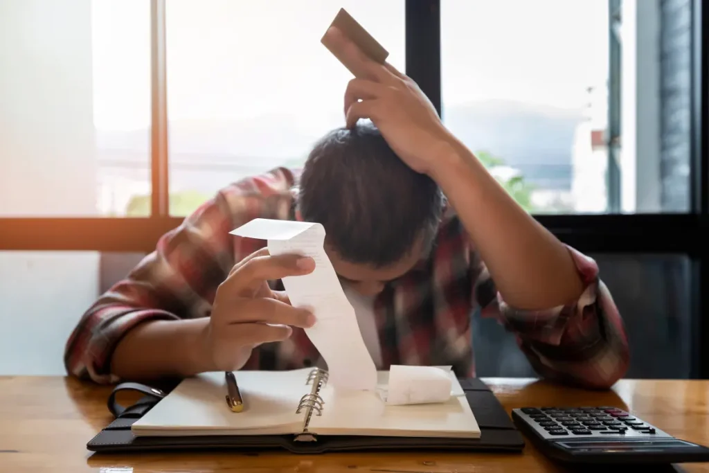The unseen expenses of credit card debt: How minimum payments can trap you
