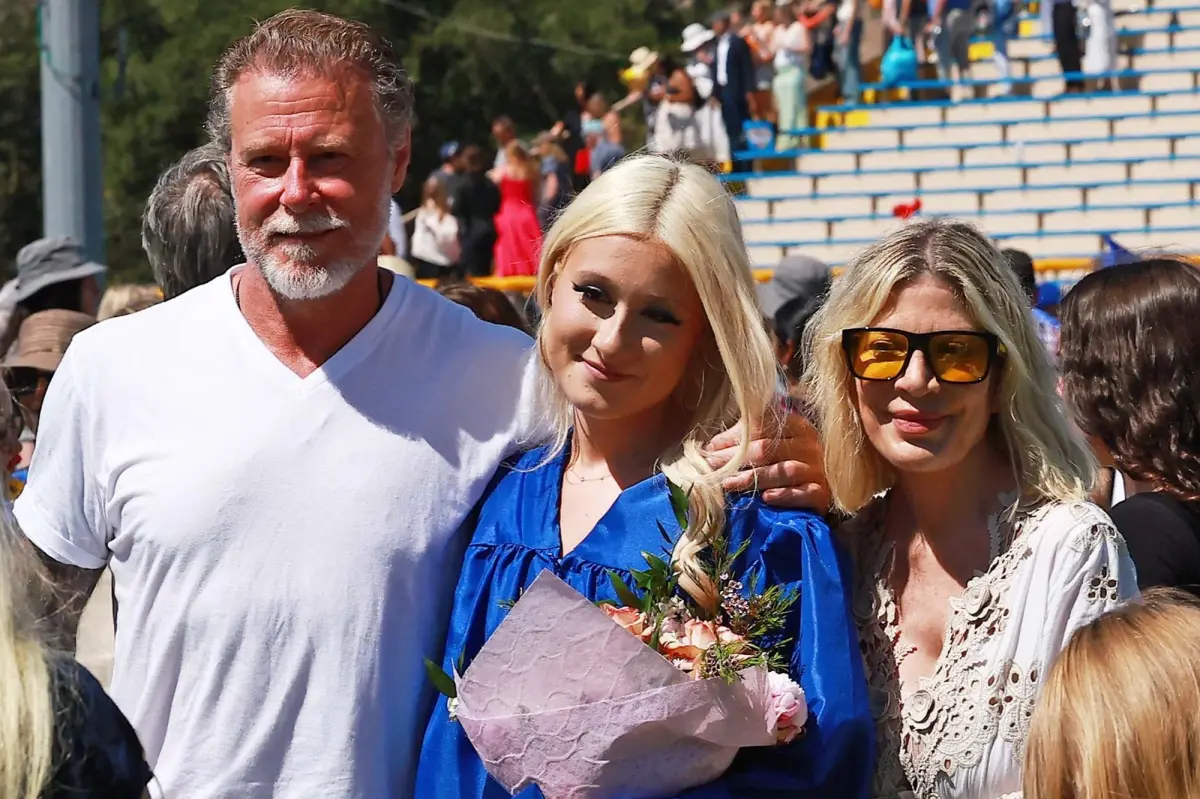 Tori Spelling and Dean McDermott celebrate their daughter Stella's high school graduation.