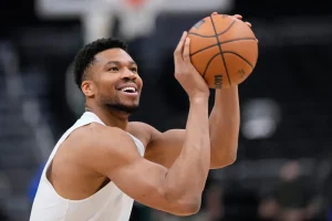 Trail Blazers willing to trade for Giannis Antetokounmpo even without contract guarantees