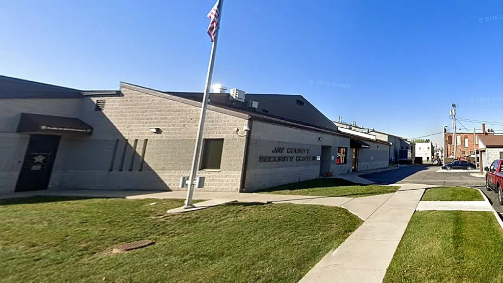 Undocumented immigrant reportedly fabricated asylum application and became a corrections officer