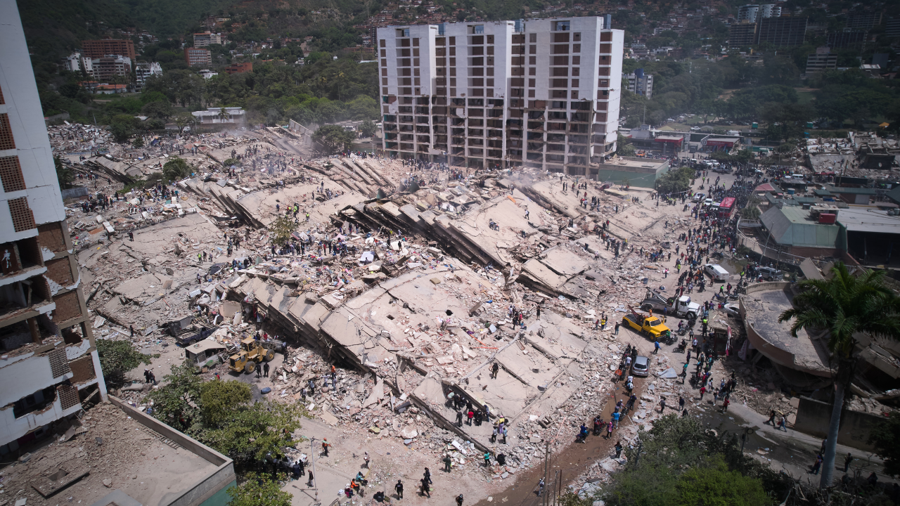 Venezuela earthquake claims 920 lives as US rescue teams arrive