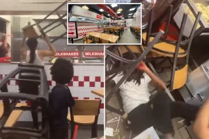 Video captures NYC Knicks fans attacking Five Guys employee with chairs