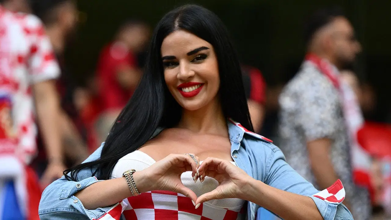 World Cup star Ivana Knoll makes a splash at AT&T Stadium to draw attention and cheer on Croatia.