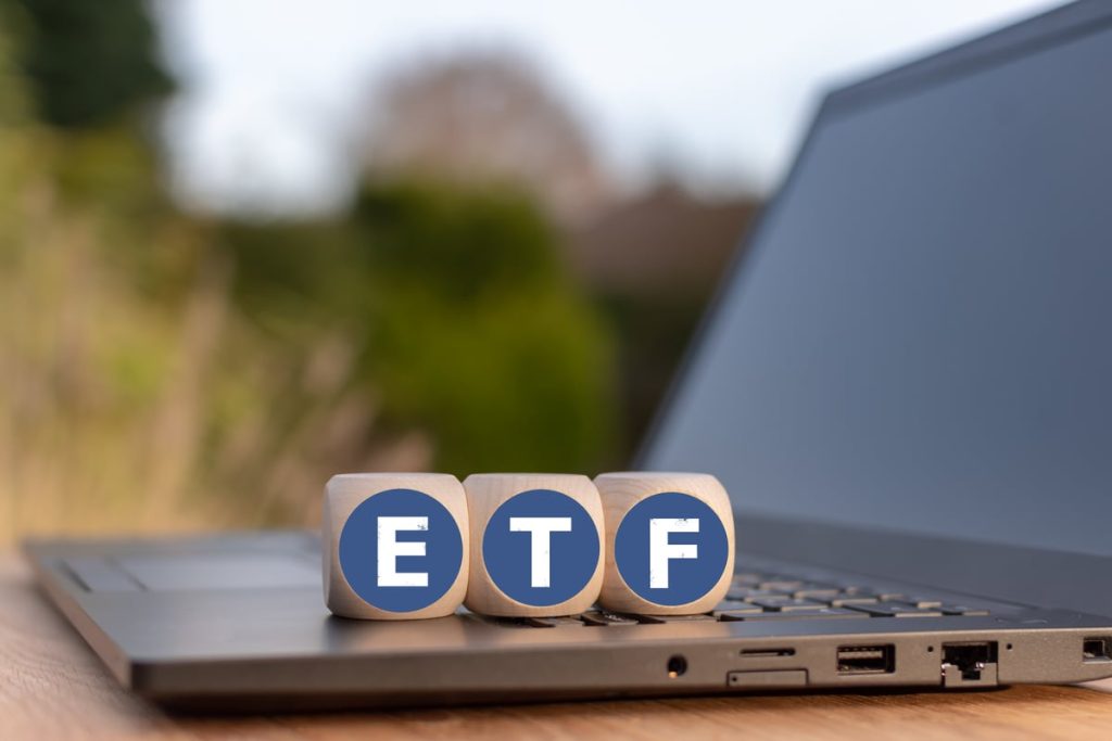 2 Vanguard ETFs Leveraging Momentum to Surpass the S&P 500