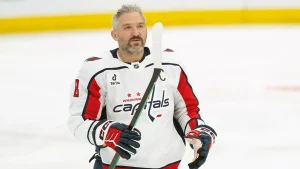 Alex Ovechkin agrees to a one-year contract to play another NHL season with the Capitals.