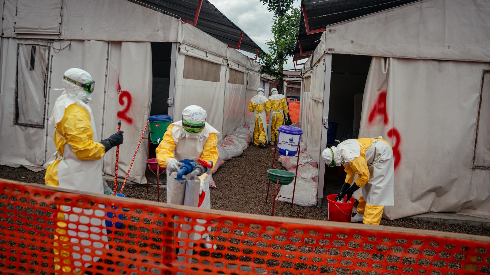 Ebola outbreak: Specialists suggest that the closure of USAID complicated efforts to control the virus