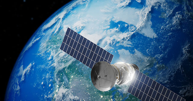 FCC Aiming to Simplify Licensing for Satellites and Earth Stations
