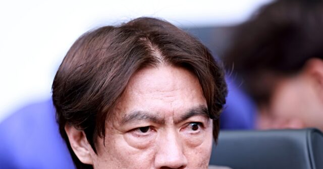 Former South Korea soccer coach escapes to the U.S. due to death threats and hostile crowds