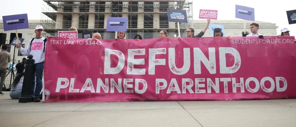 Funding for Planned Parenthood Resumes as Congress Monitors Ban Expiration