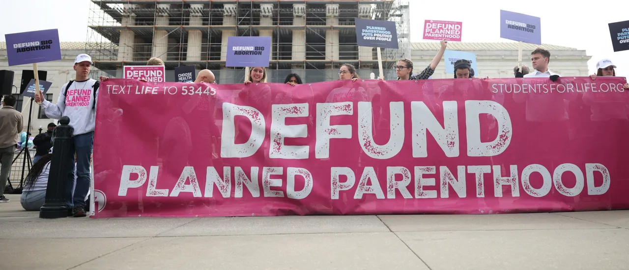 Funding for Planned Parenthood Resumes as Congress Monitors Ban Expiration