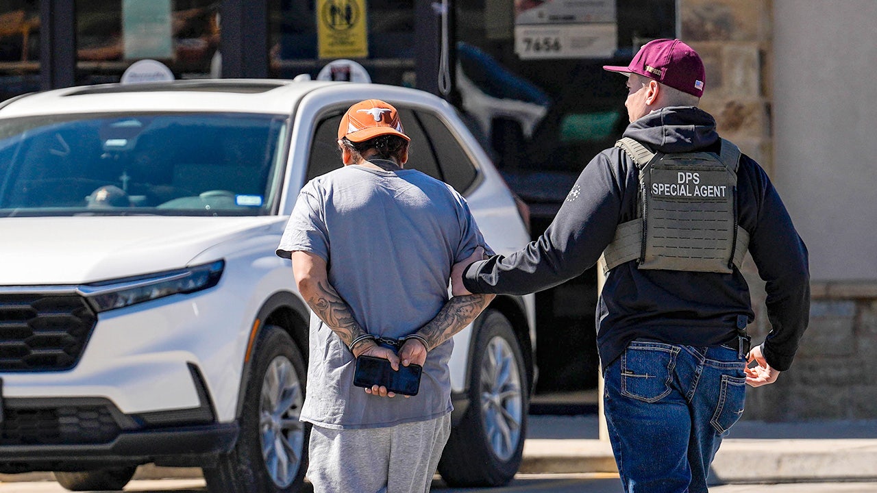 ICE carries out 10,000 arrests after Supreme Court affirms birthright policy