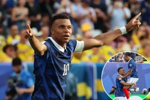 Kylian Mbappe nets two goals as France defeats Sweden to maintain World Cup supremacy