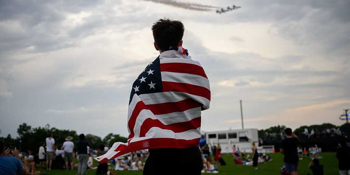 'National pride': Hundreds of flag-bearing runners gather in New York City — accompanied by some notable guests