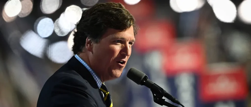 Tucker Carlson Criticizes Unified Political Establishment and Promises to Do Everything Possible to Create a Third Party