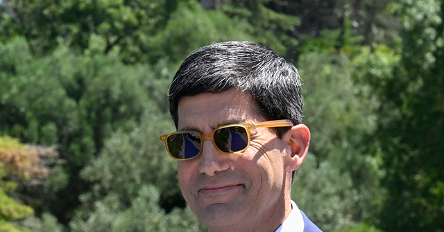 Warsh Remains Firm on Forward Guidance