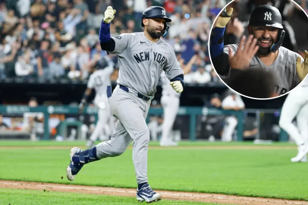 Ali Sanchez enjoys his long-awaited first MLB home run: 'Living the dream'