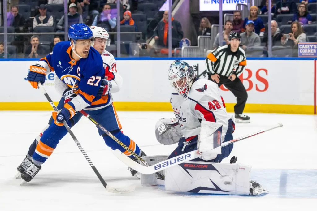Anders Lee adapting to major shift with Mammoth after lengthy time with Islanders