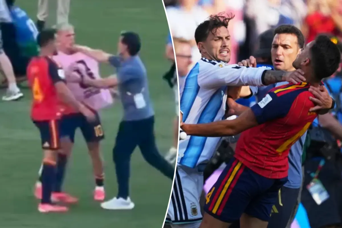 Argentina coach seems to hit Spain player after humiliating defeat