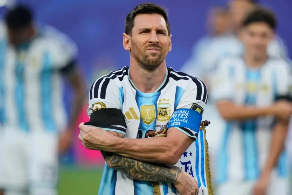 Argentina's black armbands against Switzerland: Antonio Rattín, the figure behind soccer's red and yellow cards