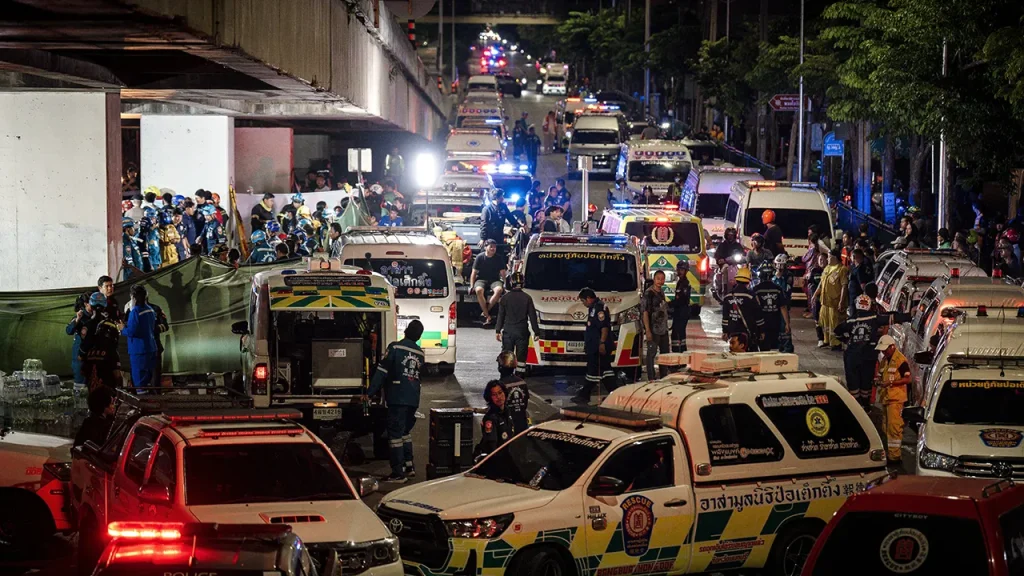 At least 27 people have died after a large fire swept through a pub in Bangkok.