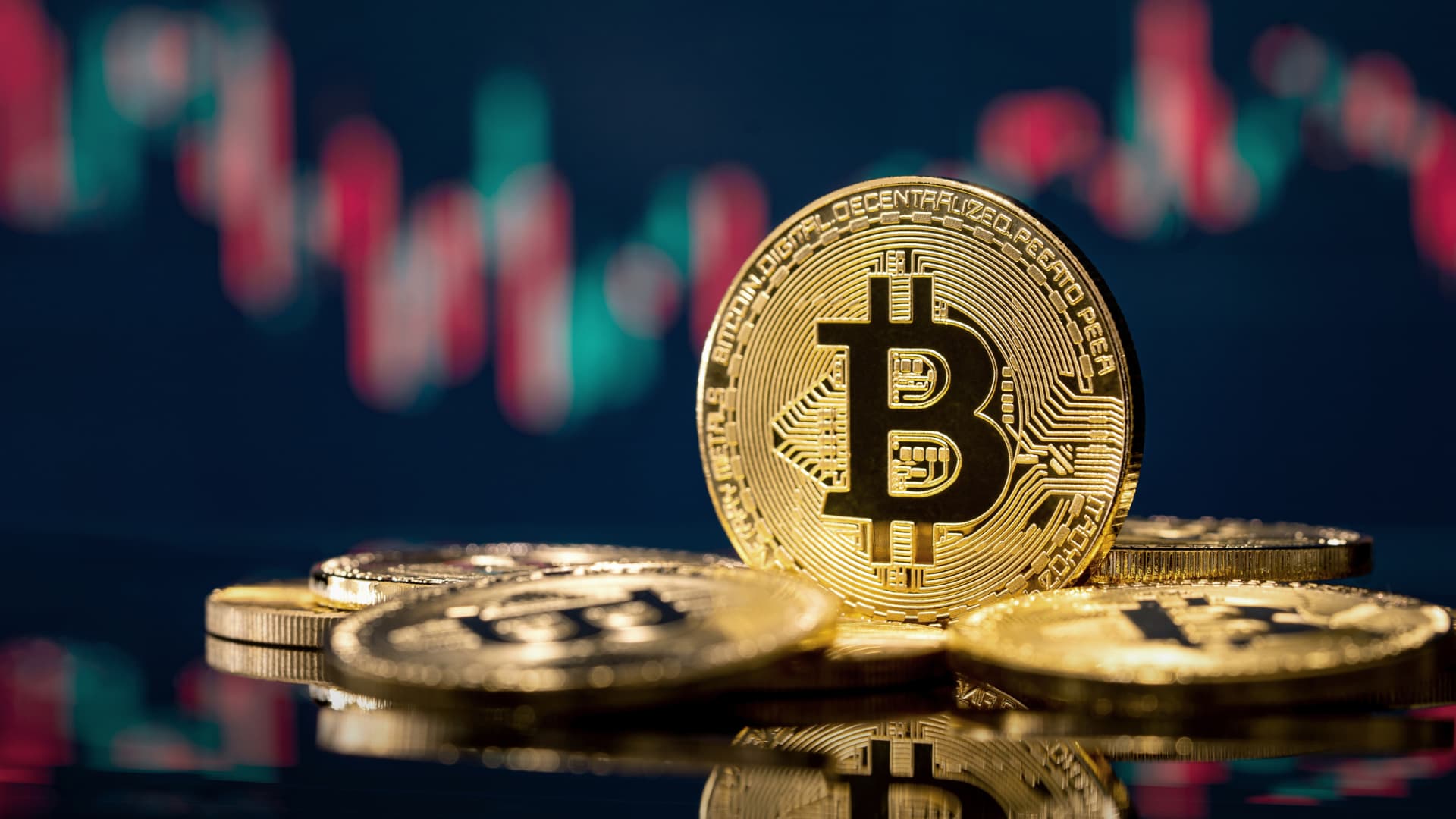 Bitcoin might be indicating a bottom while still experiencing ongoing consolidation, according to chart analysts.