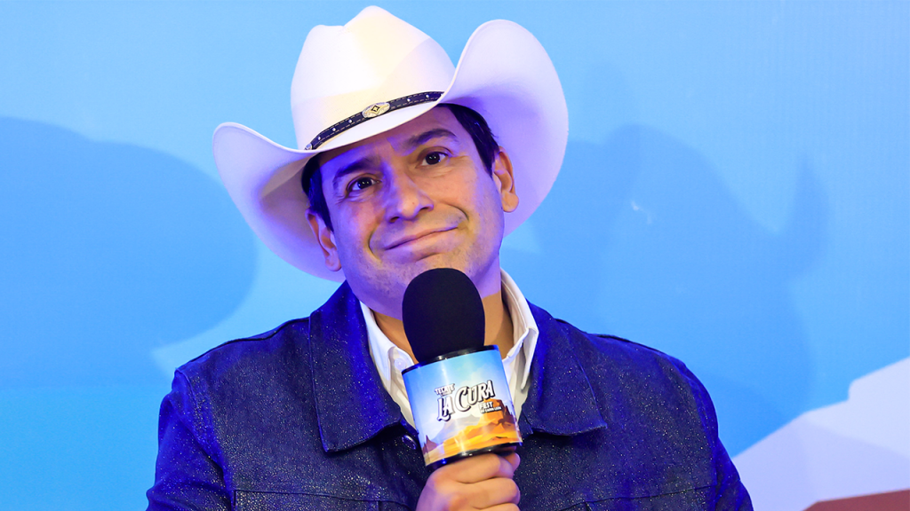 Bobby Pulido's old tweets label police officers as abusive individuals.