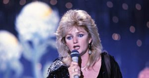 Bonnie Tyler, known for her hit song 'Total Eclipse of the Heart,' has passed away at 75.