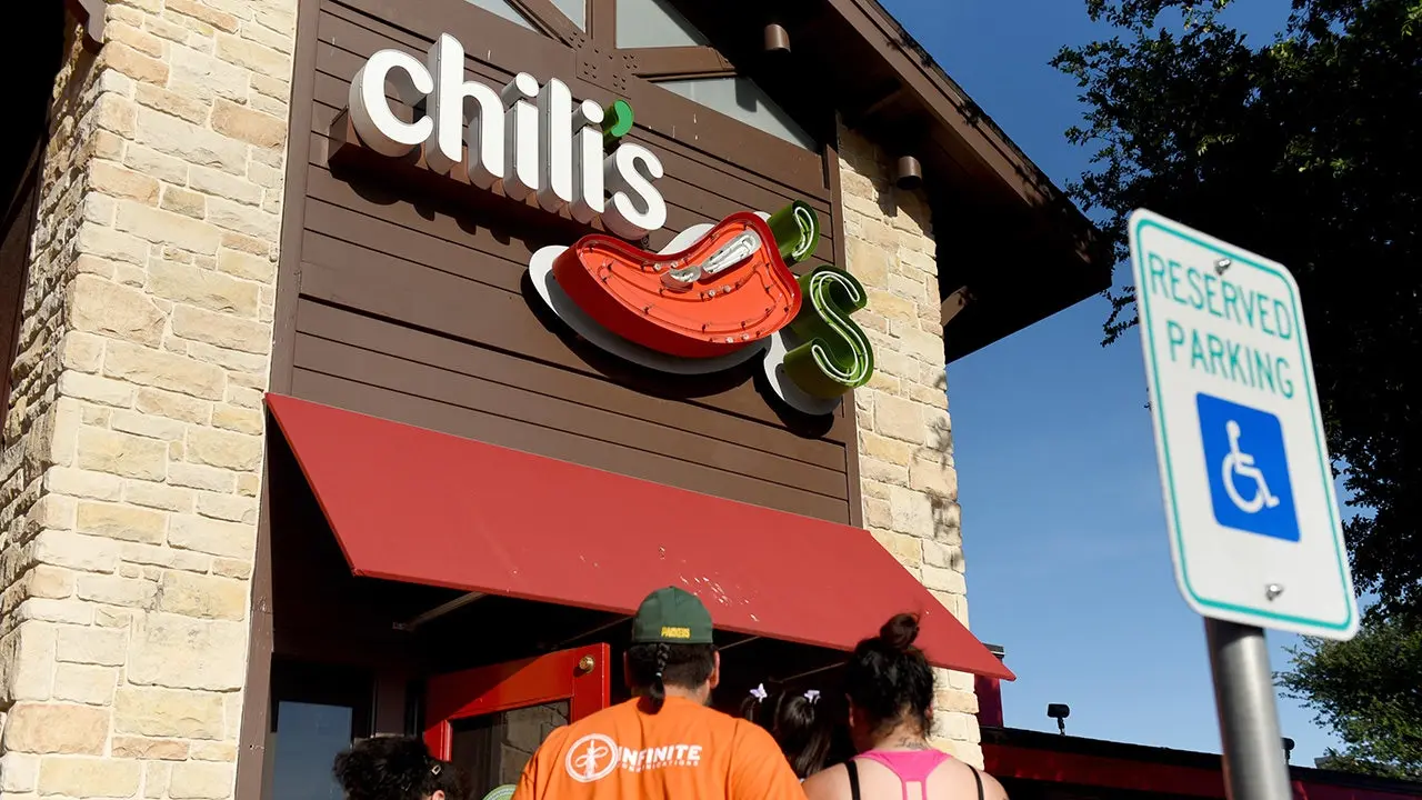 Chili's criticizes Burger King's sandwich meal costing $18.19 on social media.