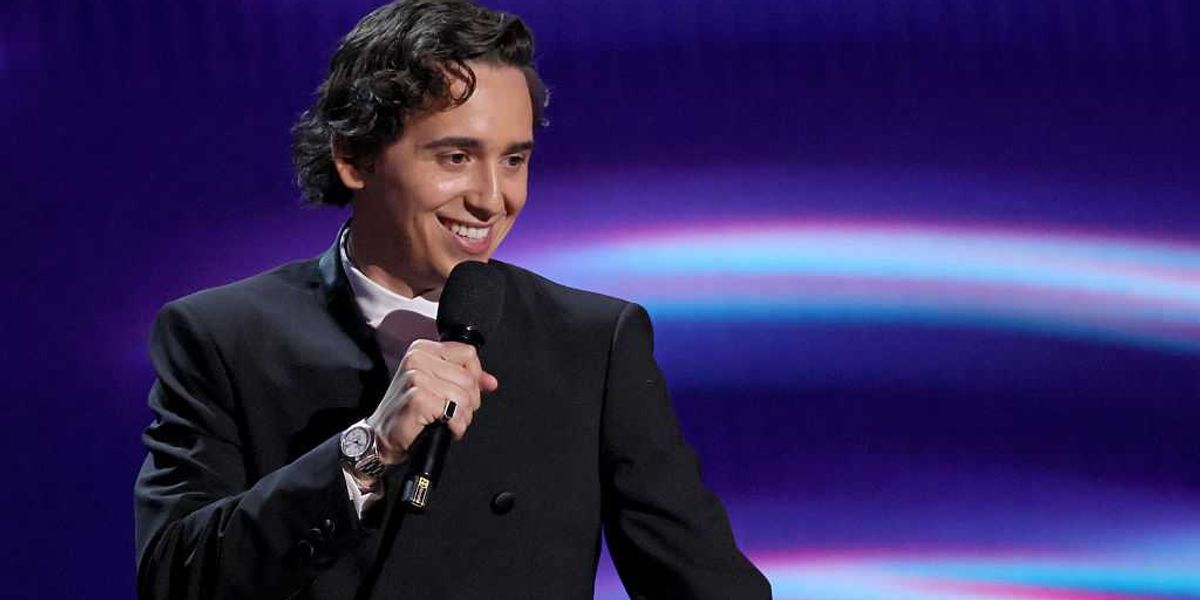 Comedian from SNL hosts the ESPY Awards, honors immigrants while criticizing American culture