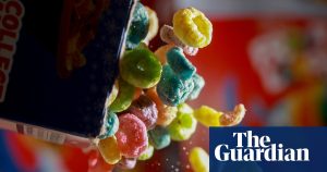 Cutting down on ultra-processed foods may prevent many deaths from heart disease, research indicates.