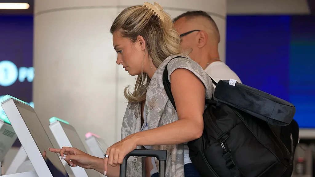 Delta Air Lines indicates that elevated ticket prices will remain in place even if fuel expenses decrease.