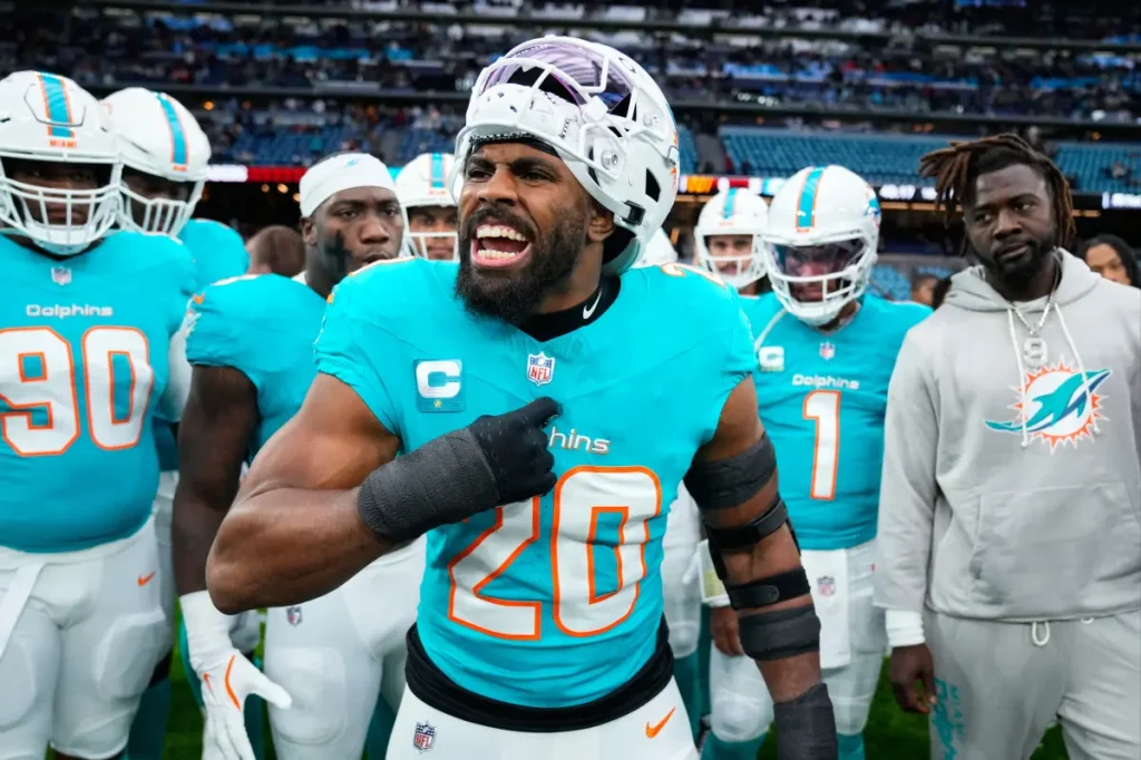 Dolphins agree to a $51.3 million contract extension with Jordyn Brooks