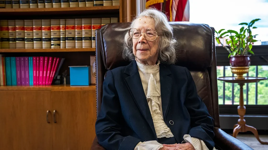Federal court establishes risky standard against 99-year-old judge