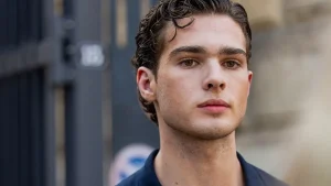 Fitness influencer discusses teenage testosterone use on podcast