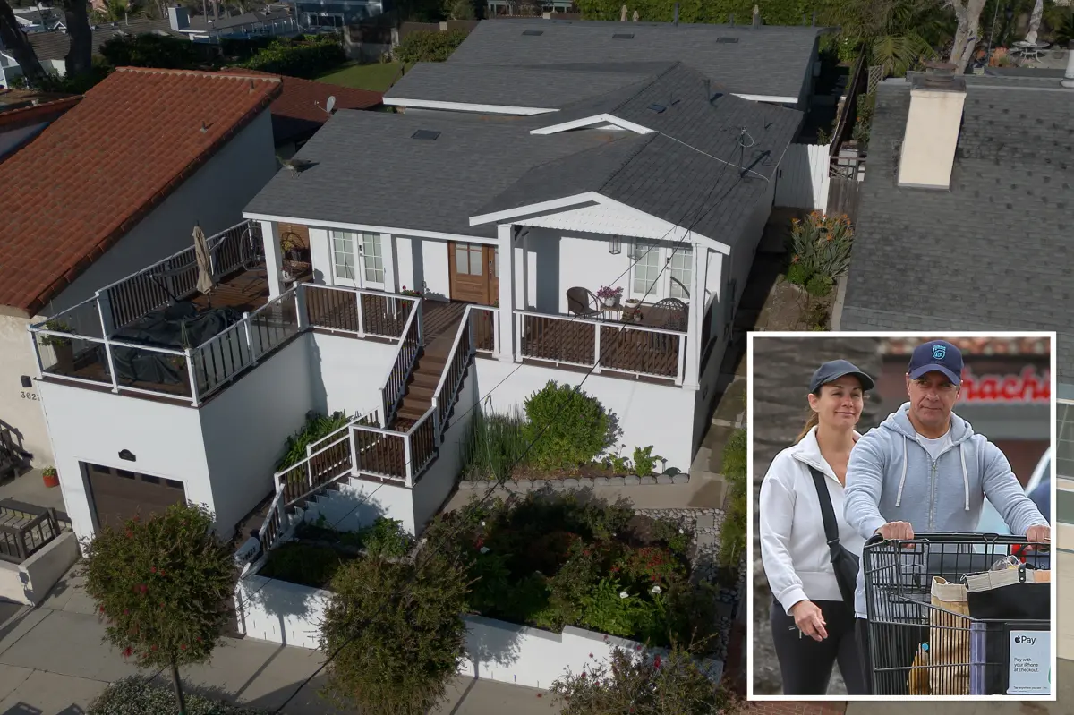 Former LAUSD leader Alberto Carvalho puts his Los Angeles home up for sale following resignation.