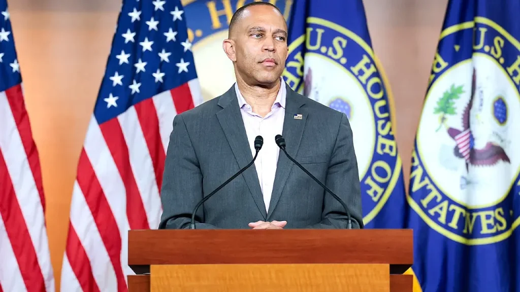 House approves stock trading prohibition and voter ID legislation amid Democratic divide