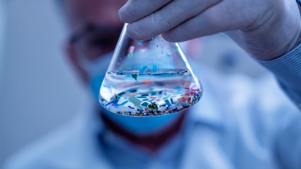 Increased levels of microplastics detected in the blood of heart attack patients
