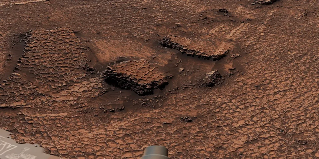 Is there life on Mars? Strange shape in NASA image fuels theories about the red planet.