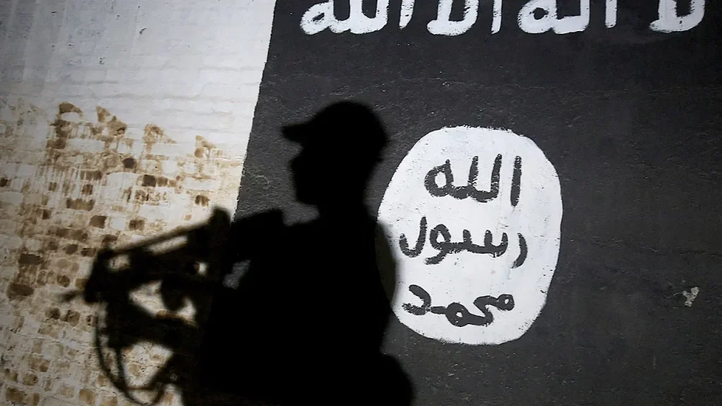 ISIS is quietly regrouping as U.S. plans to withdraw from Iraq, expert cautions