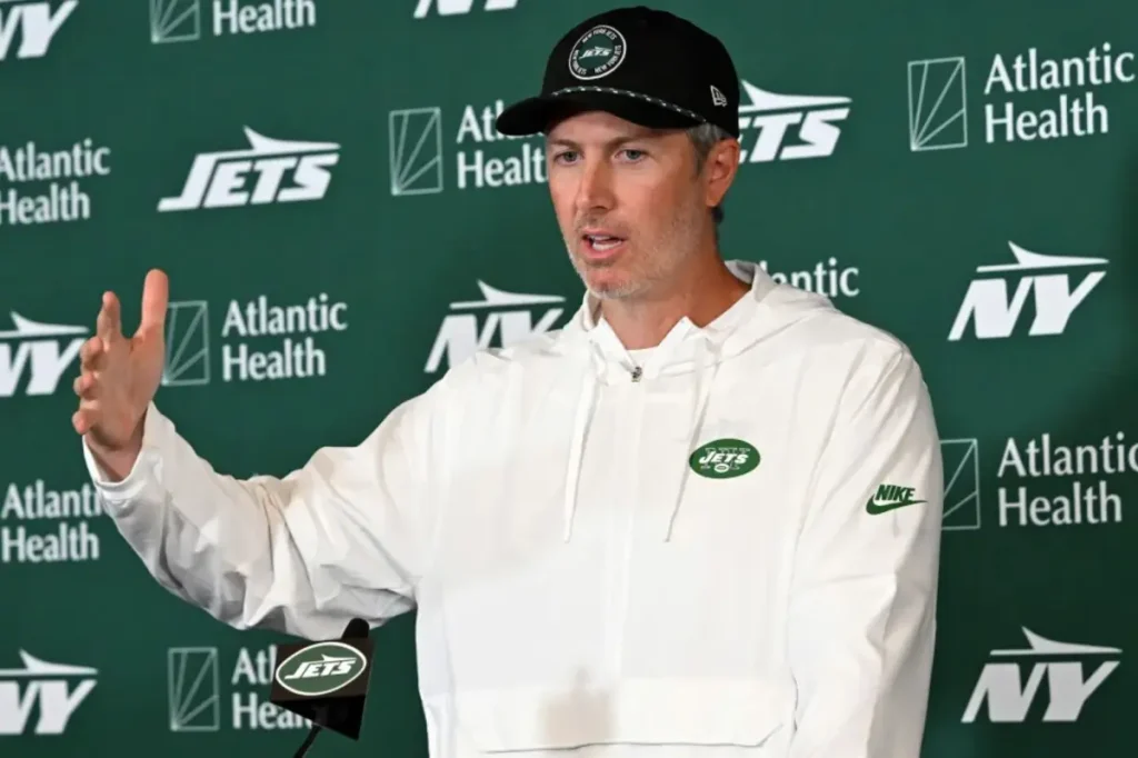Jets GM Darren Mougey feels more aligned with Aaron Glenn in his second year