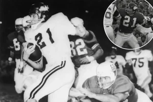 Jim Lindsey, champion running back in both college and professional football, passes away at 81